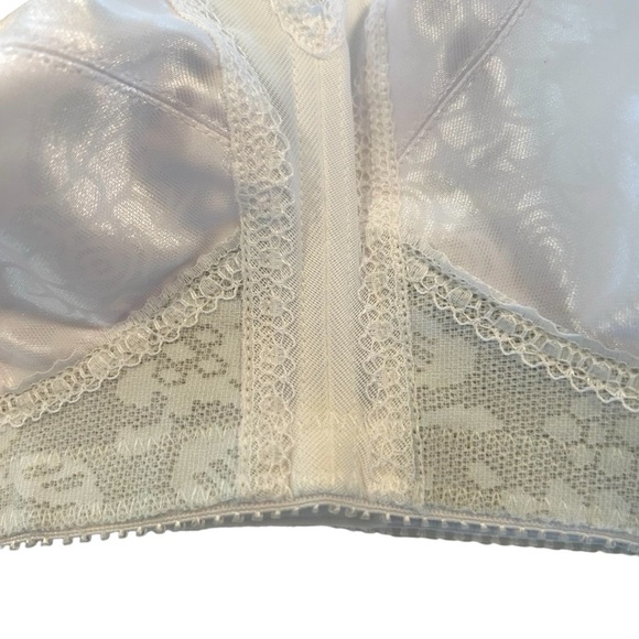 Playtex 18 Hour Ultimate Shoulder Comfort White Size 38B NWT - Picture 4 of 15